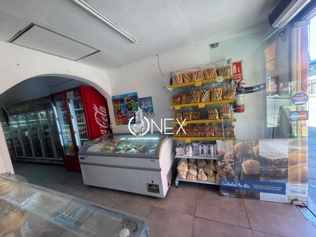 Se vende llaves de local en Santa Lucia