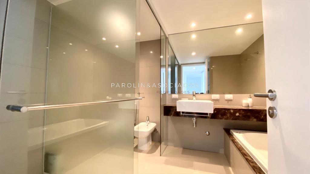 Apartamento en venta de 3 dormitorios en Tiburón