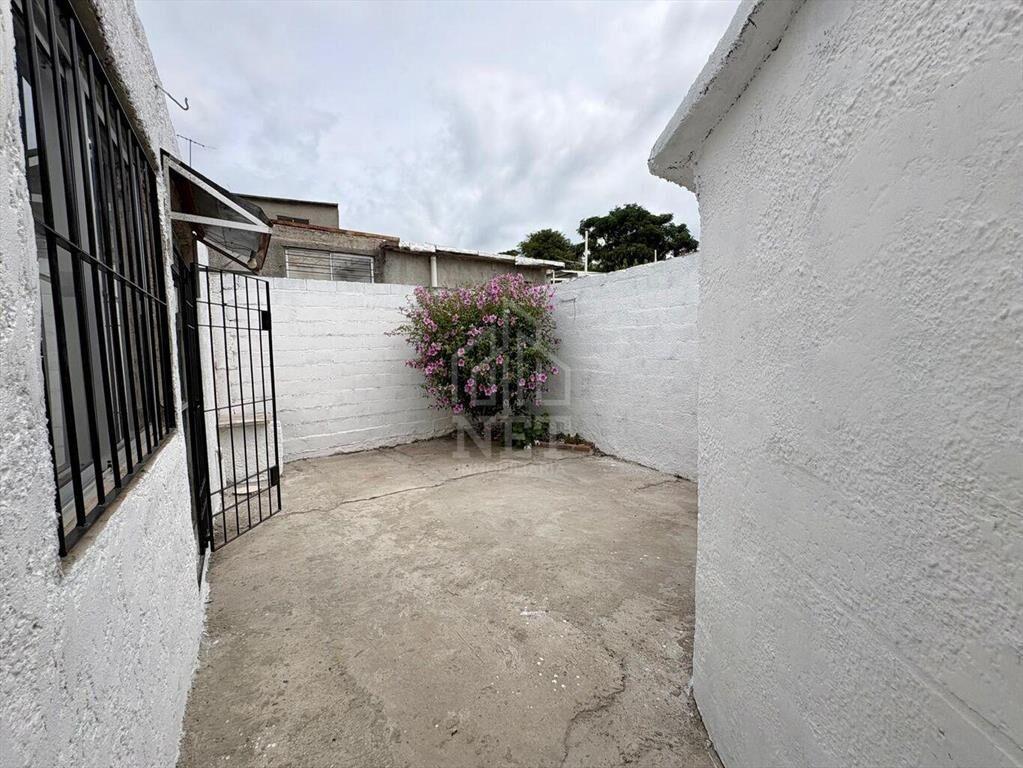 Venta casa 2 dormitorios y garage, Cerro