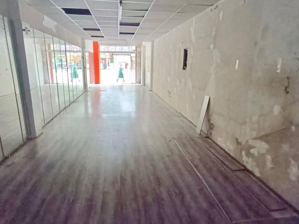 Alquiler local 176m2 en Av. 18 de julio y Paraguay