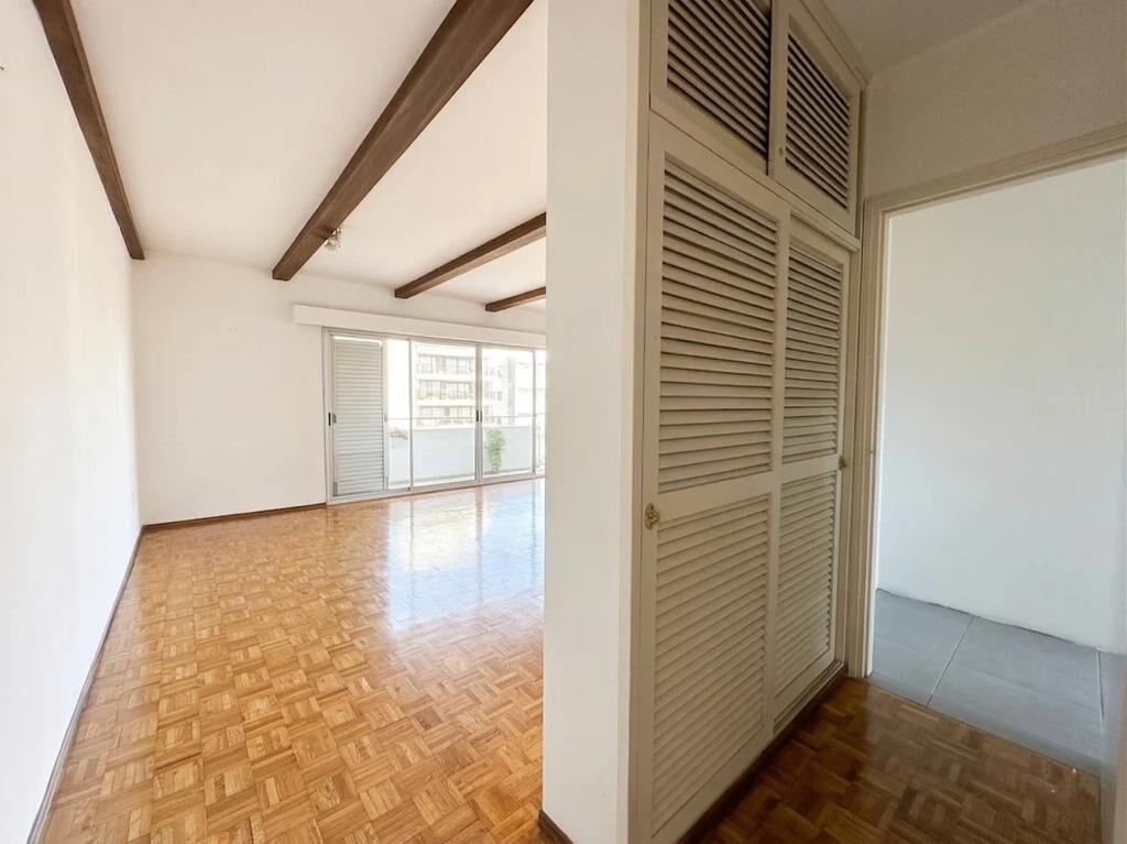 Alquiler apartamento de 4 dormitorios y garaje en Pocitos