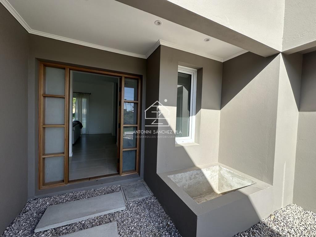 Venta casa en zona Chihuahua, Punta Ballena