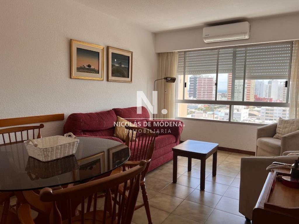 Apartamento en Peninsula a 1 cuadra playa mansa y