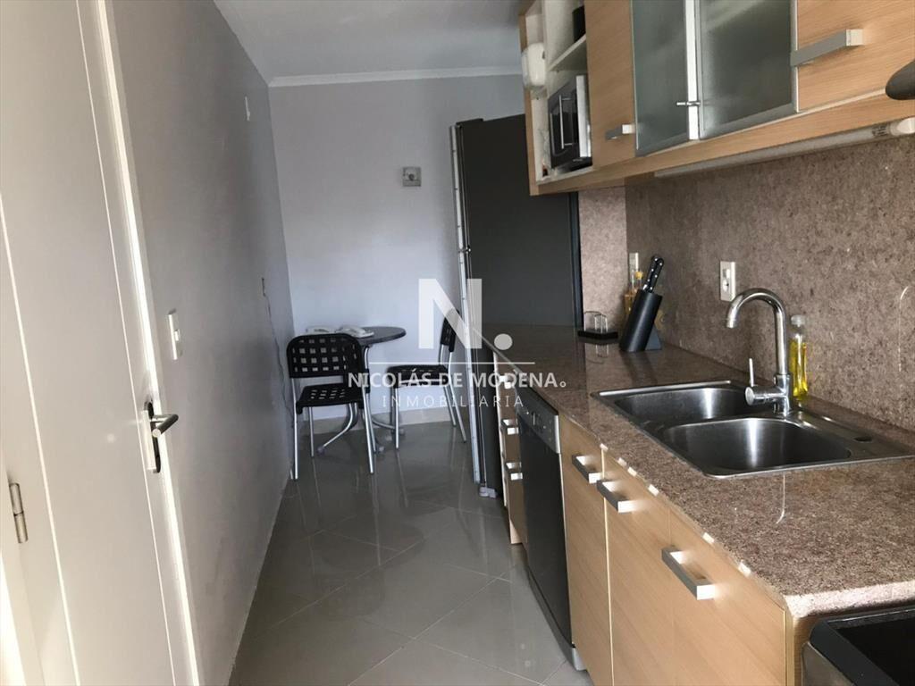 Vende apartamento de 3 dormitorios a metros del