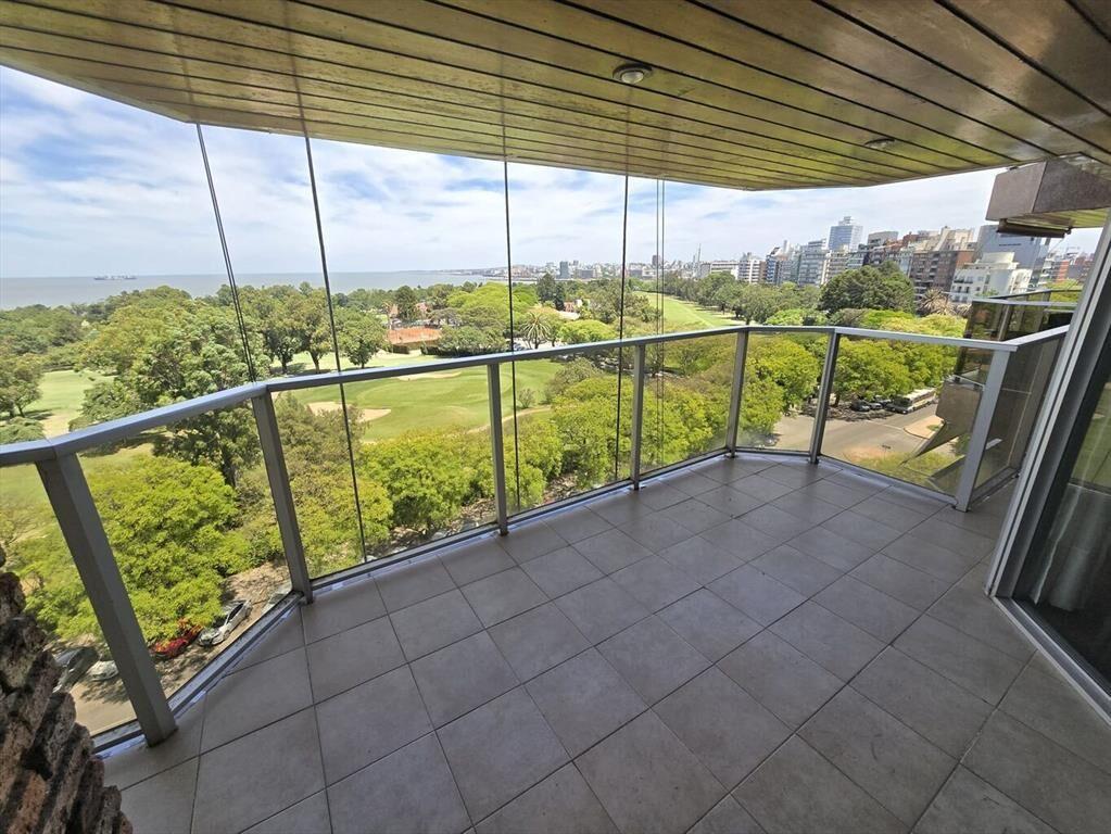 APARTAMENTO PANORÁMICO FRENTE AL CLUB DE GOLF