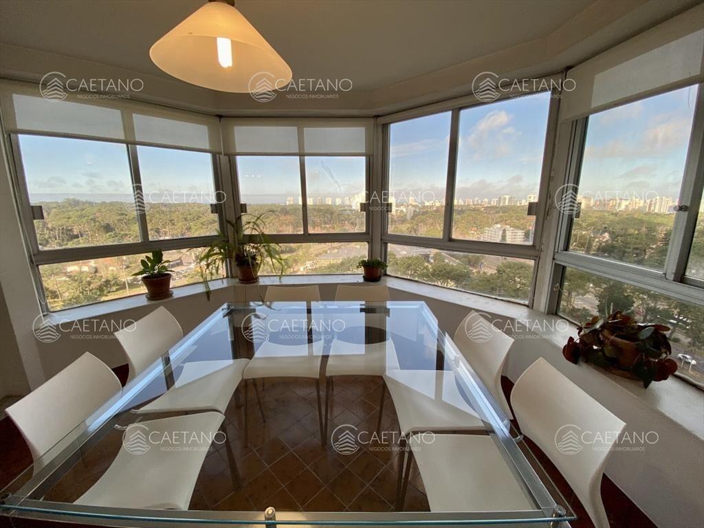 Venta apartamento 3 dormitorios más dependencia