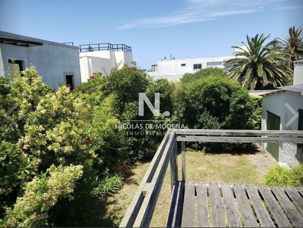 En venta casa de 4 dormitorios en PenÃ­nsula, del