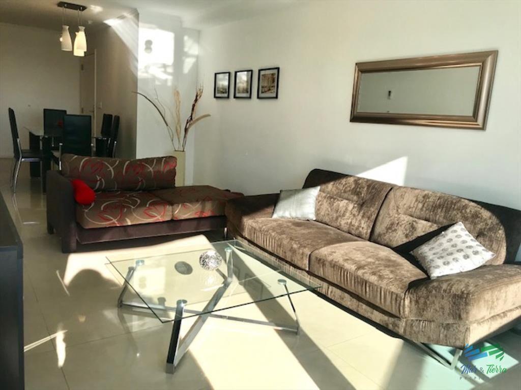 Apartamento en Alquiler a una cuadra del mar  en