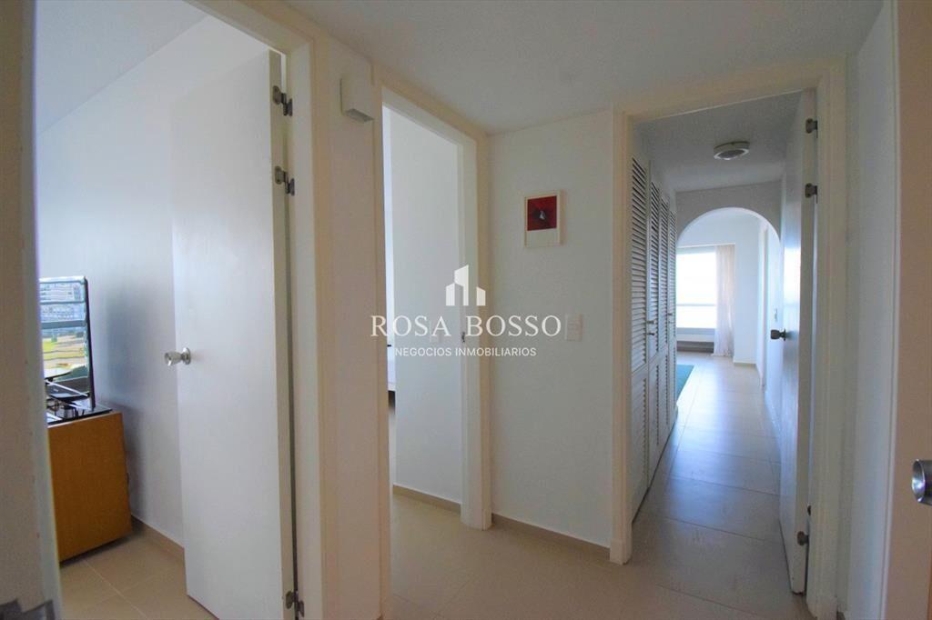 Hermoso apto para la venta frente al mar.