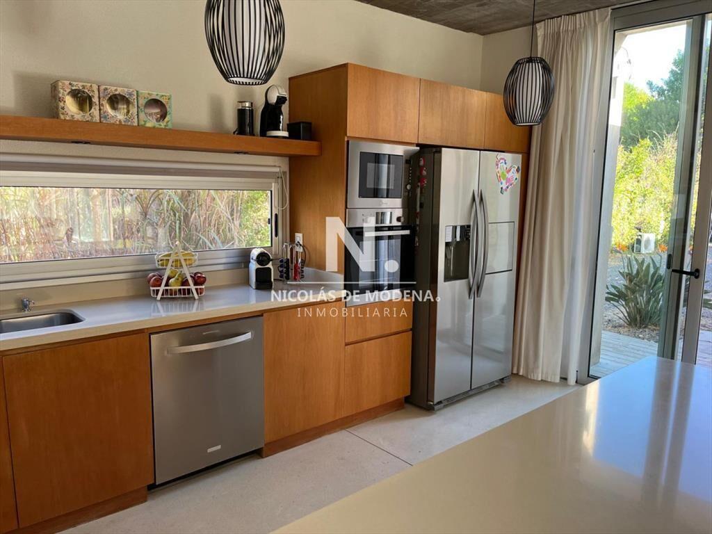 Casa en venta de 3 dormitorios en Punta del Este.