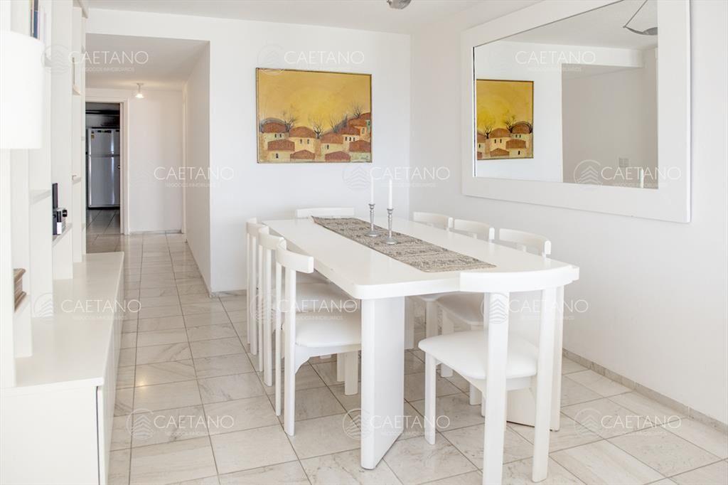 Vende apartamento de 3 dormitorios en Mansa, Punta del Este