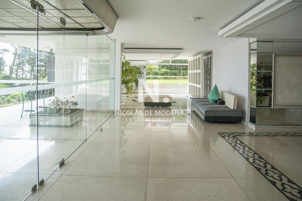 Departamento de 3 dormitorios en venta frente al