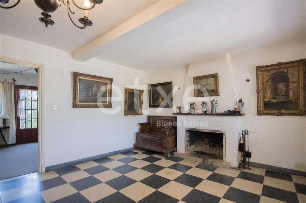 Casa en venta en el limite de Carrasco y Punta Gorda...