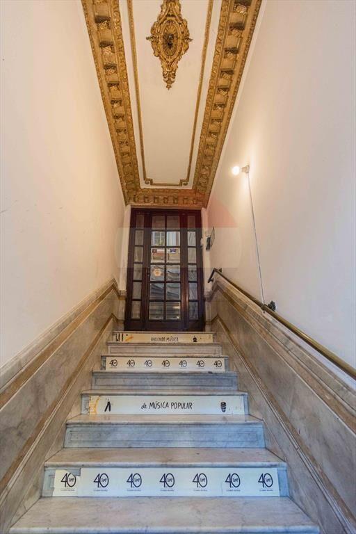 VENTA DE GRAN VIVIENDA + 3 LOCALES EN CENTRO
