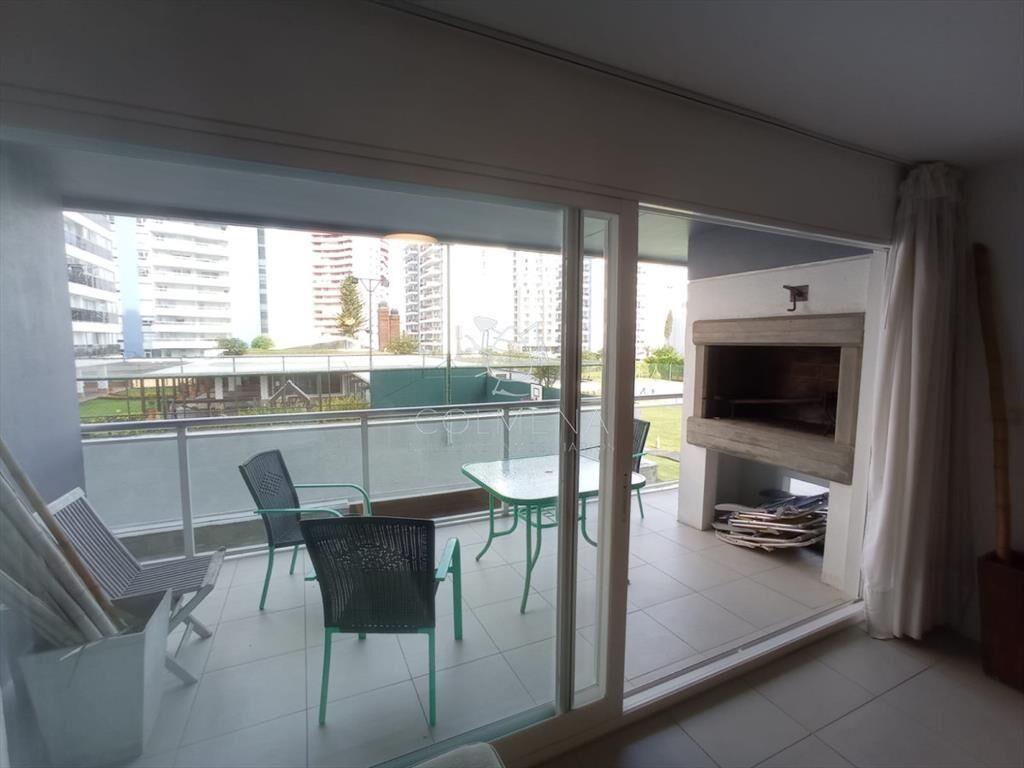 Apartamento en Brava, 3 dormitorios *