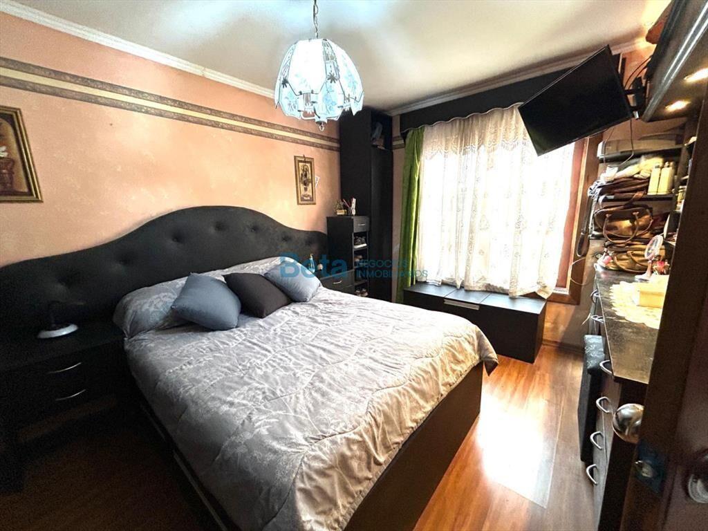 VENTA DE CASA 3 DORM, GARAJE, Y MONOAMBIENTE AL