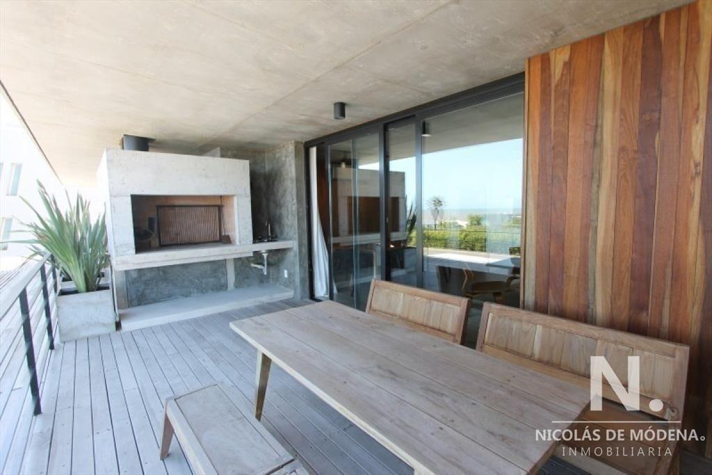 Apartamento de 2 dormitorios en Manantiales con vista al ma