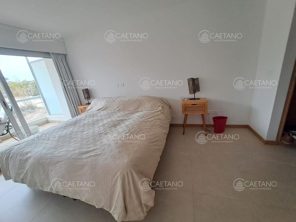Departamento de 2 dormitorios en venta, Playa Brava, Punta