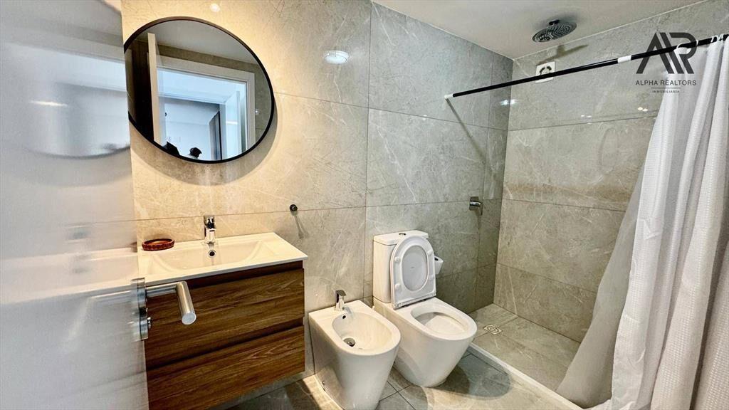 Apartamento en venta c/ cochera en Playa Brava
