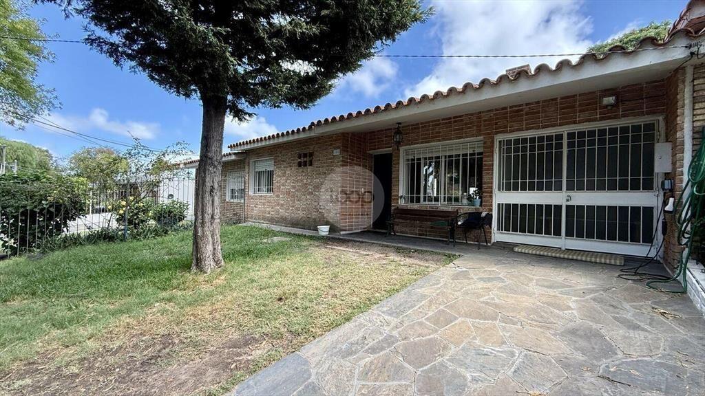 Casa PH en venta de 2 dormitorios en Carrasco