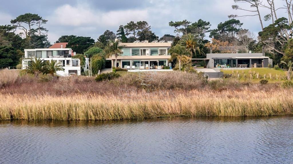 Venta casa en Laguna del Diario