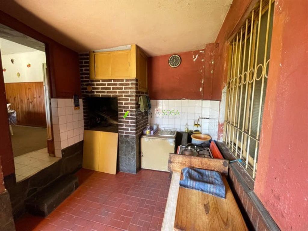 CASA ESQUINA CON GARAJE