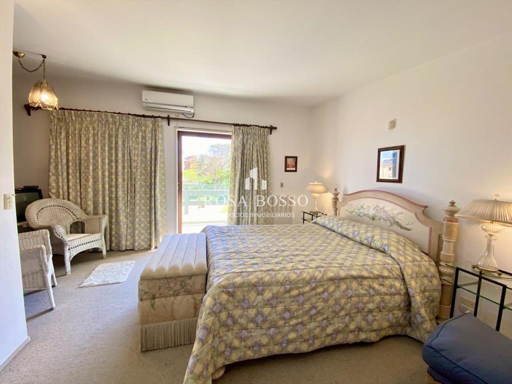 Casa en venta de 3 dormitorio,4 baÃ±os parque