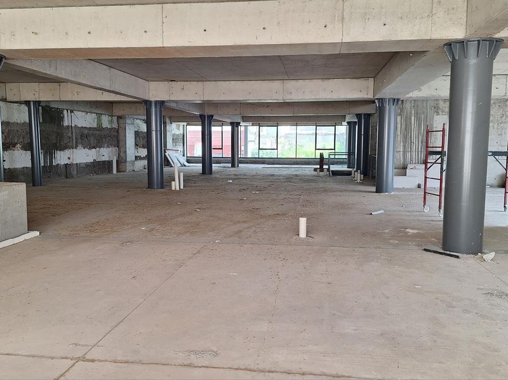 LOCAL Y OFICINA 2.000 M2 CORDON, CASI 18 DE JULIO
