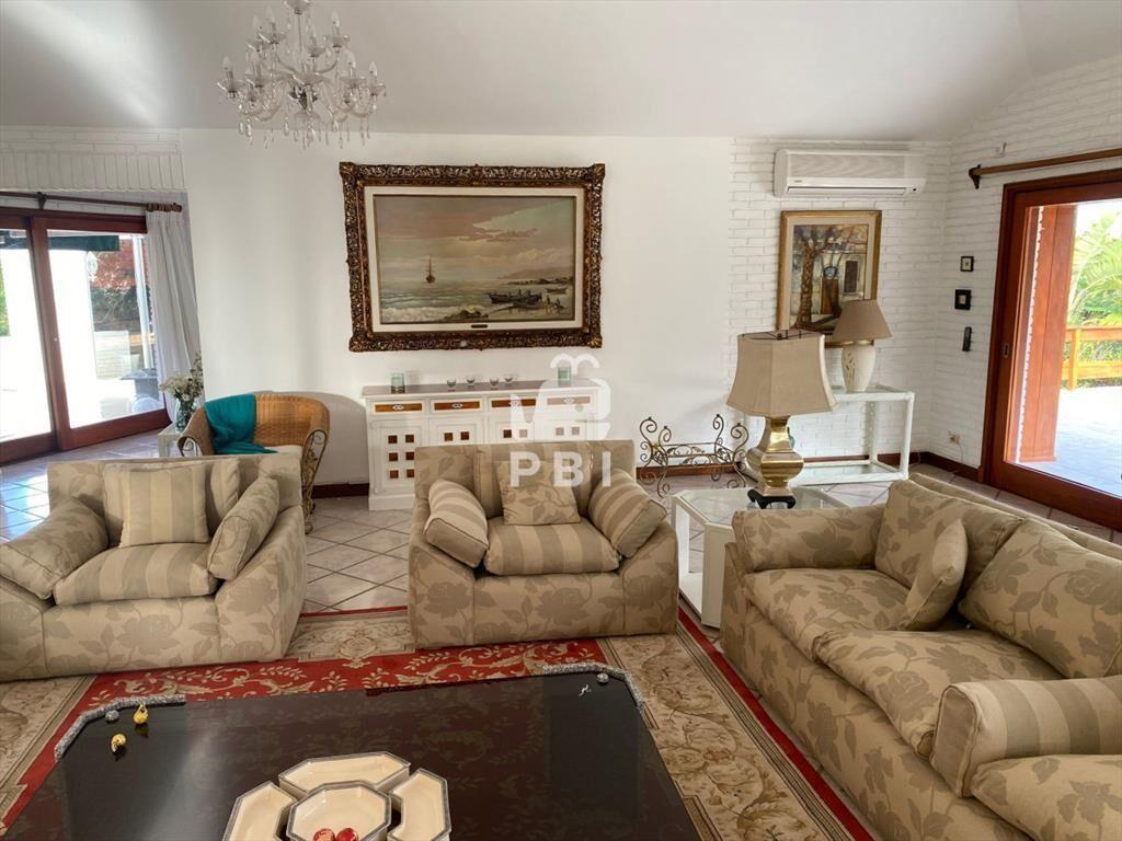 Venta casa 5 dormitorios, Playa Mansa - Ref :
