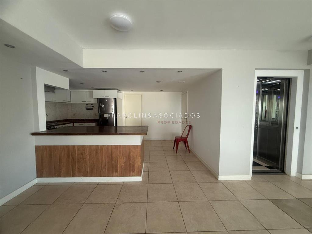 Apartamento en Venta de 3 Dormitorios en Edificio