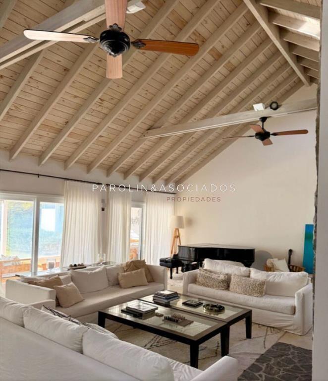 Casa de 5 Dormitorios en Laguna Blanca, La Barra