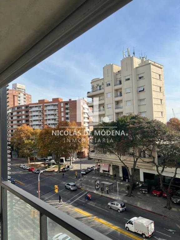 Venta Luminoso Apartamento de 2 Dormitorios a Con Excelente