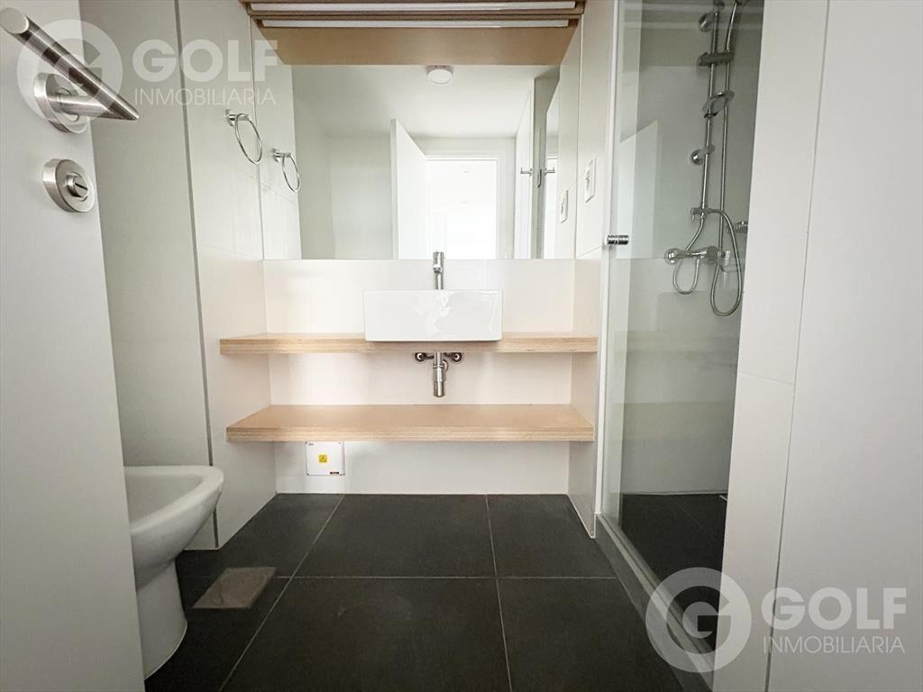 Venta con renta de apartamento 2 dormitorios en Cordón