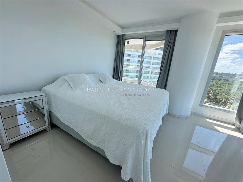 Apartamento en venta de 3 dormitorios en torre