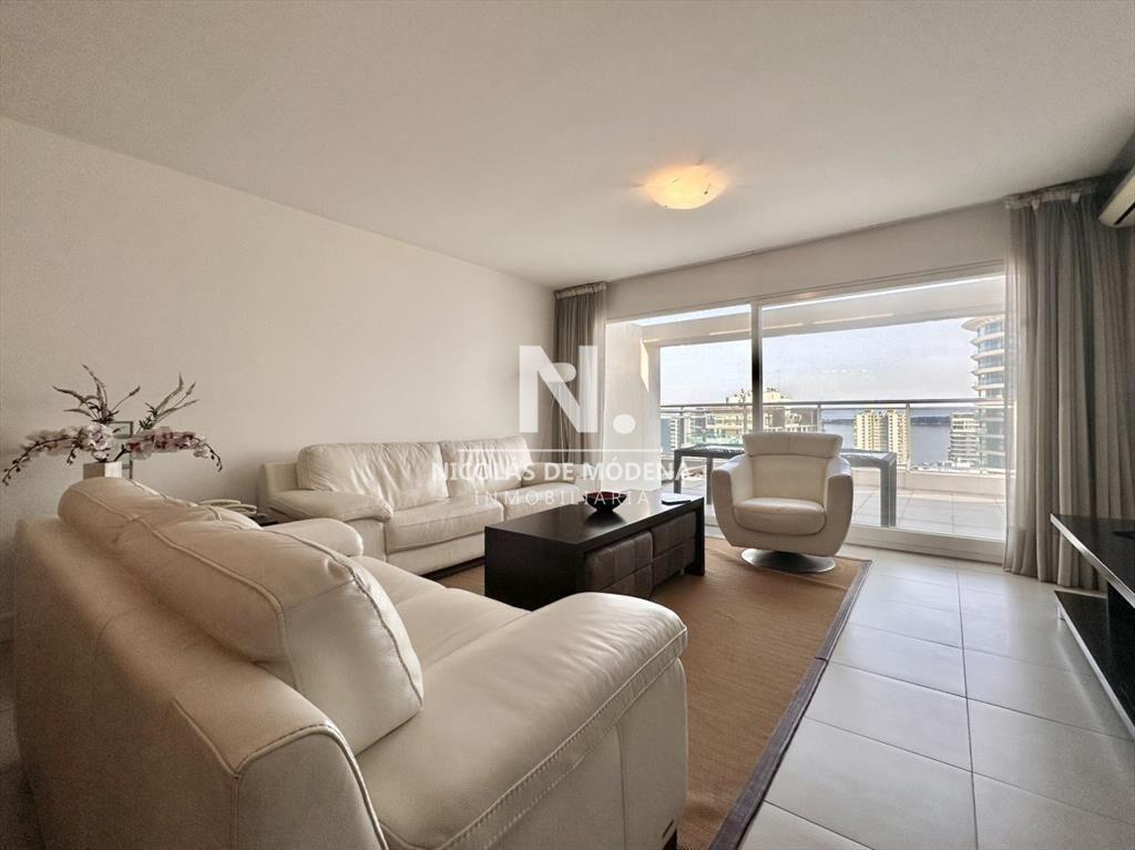 Vende apartamento de 3 dormitorios en Brava- del