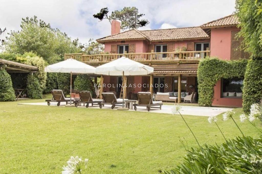 CASA DE 9 DORMITORIOS EN LA BARRA, PUNTA DEL