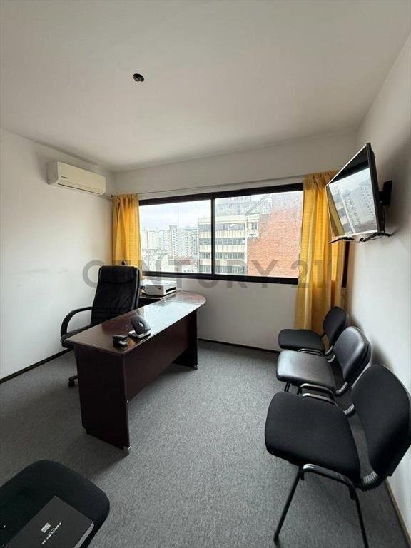 OFICINA ,VISTA  Centro, amueblada, con baño,Kitchenette