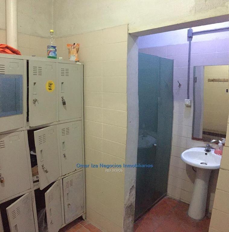 Venta local industrial deposito galpón Sayago, doble entrad