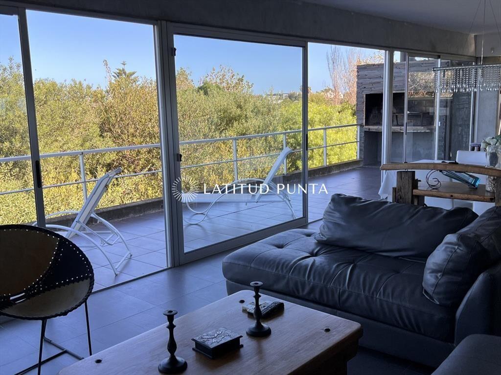 Venta de casa 3 dormitorios en Punta Piedras,