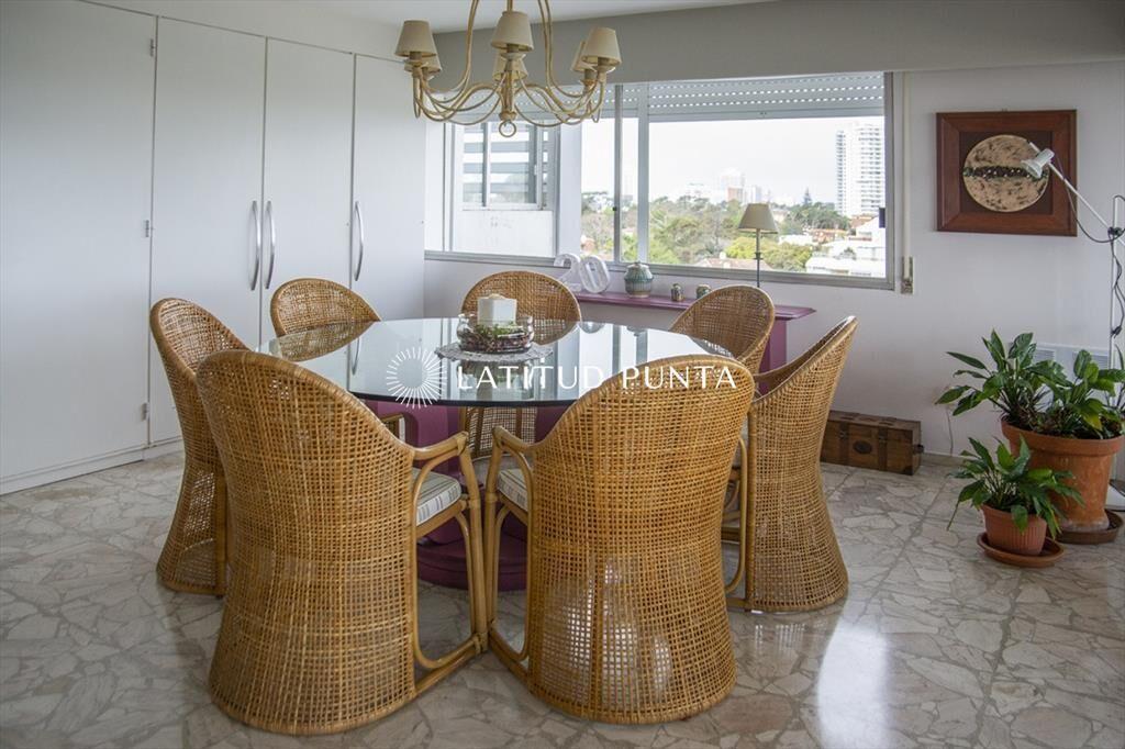 Apartamento en IMarangatú, frente al mar