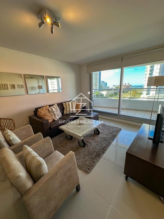 Departamento en venta en exclusiva torre en Punta del Este