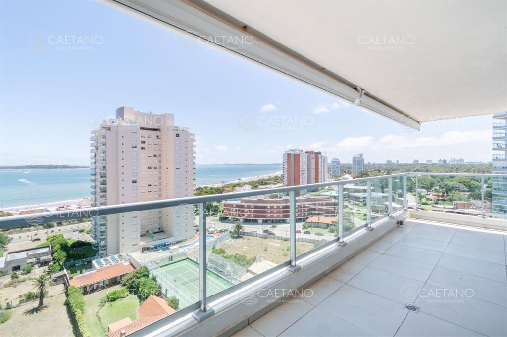 Excelente Apartamento de 3 Dormitorios con Vista al Mar - V