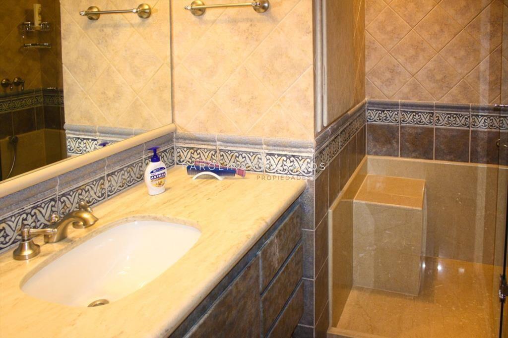 Apartamento de 3 dormitorios en venta en edificio
