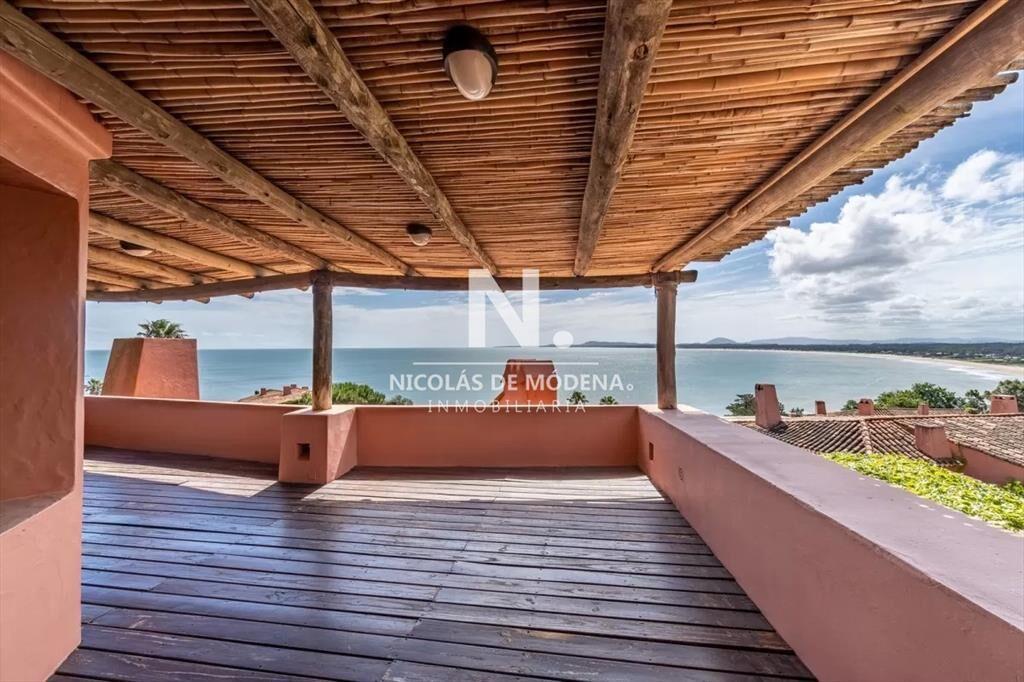 En venta apartamento de 3 dormitorios en Punta