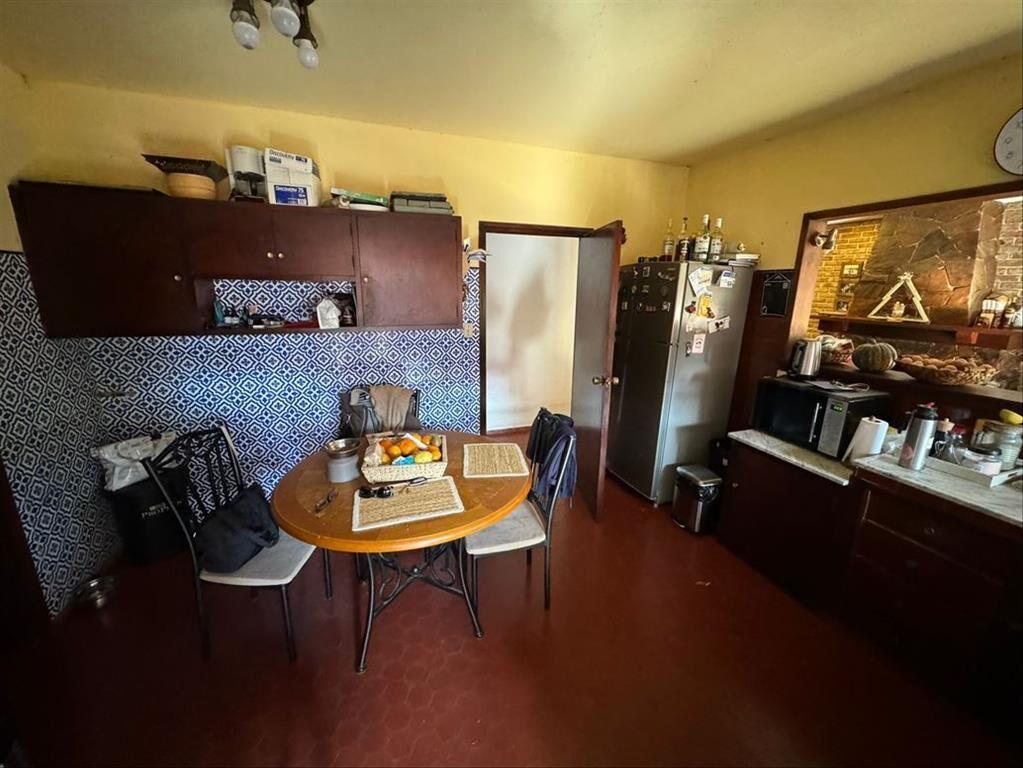 CASA DE 3 DORMITORIOS Y 3 BAÑOS MACARI VENDE