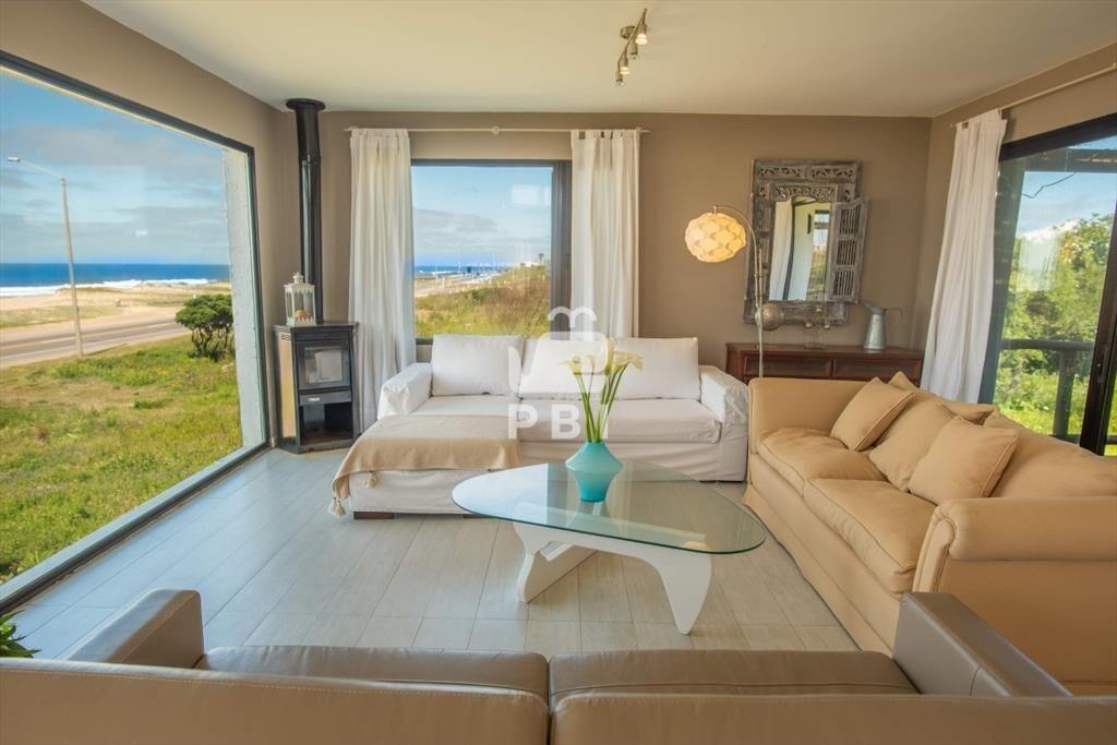 Espectacular Casa en Venta en El Chorro con al -