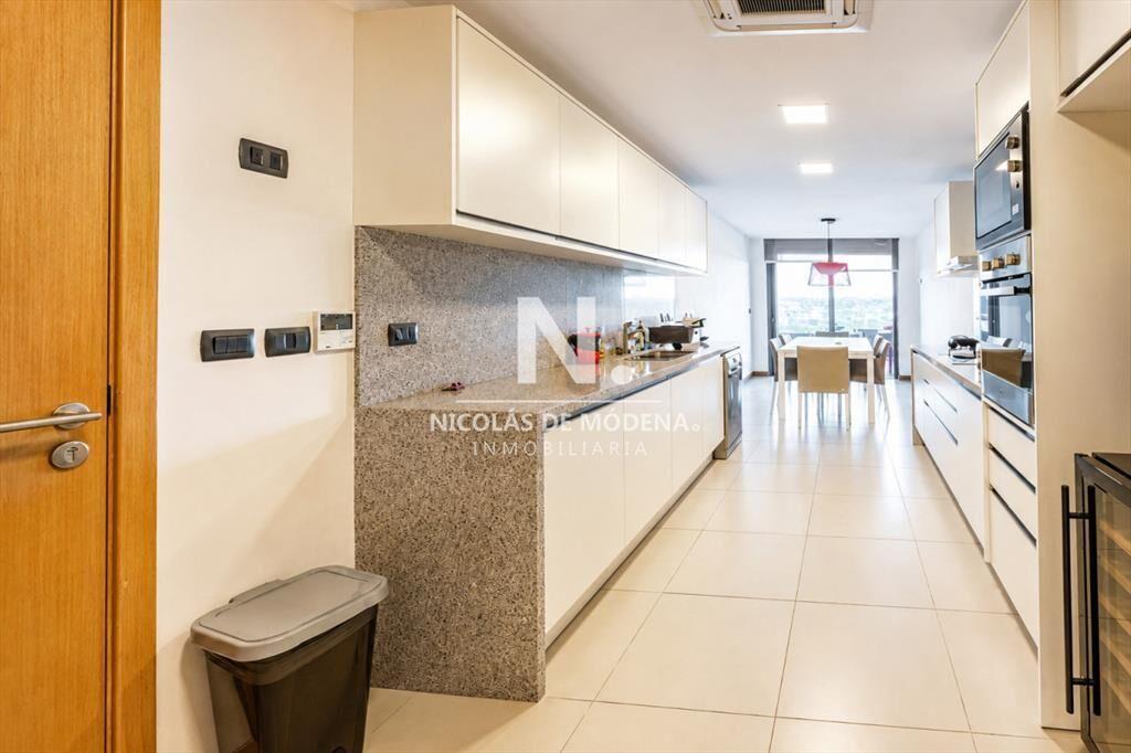 Exclusivo semipiso con impactante vista al y la -