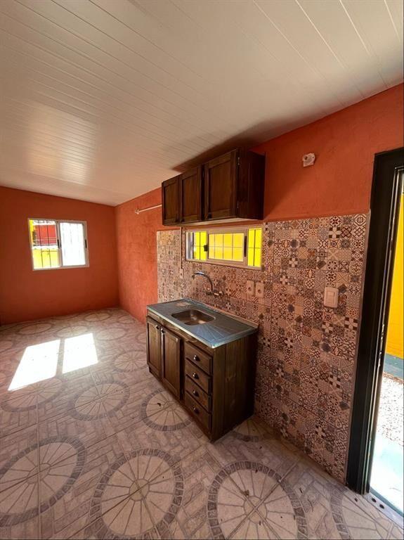 *** ALQUILADO *** A ESTRENAR! COMPLEJO DE 8 CASAS EN ZONA R