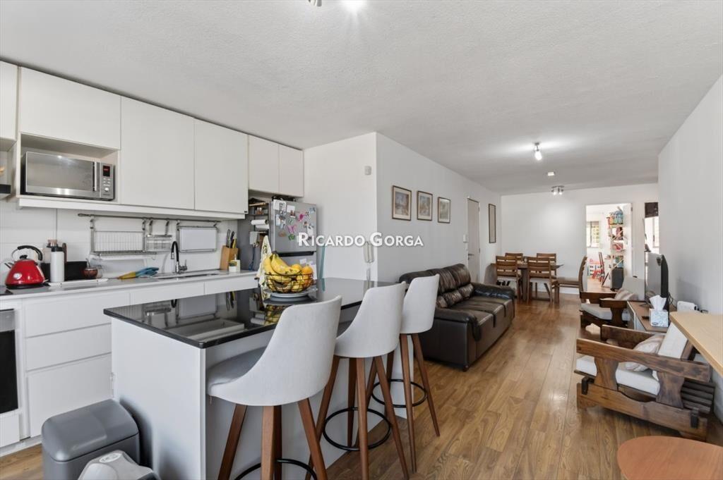 Hermoso Apartamento de 3 dormitorios, 2 baños y 2 cocher...
