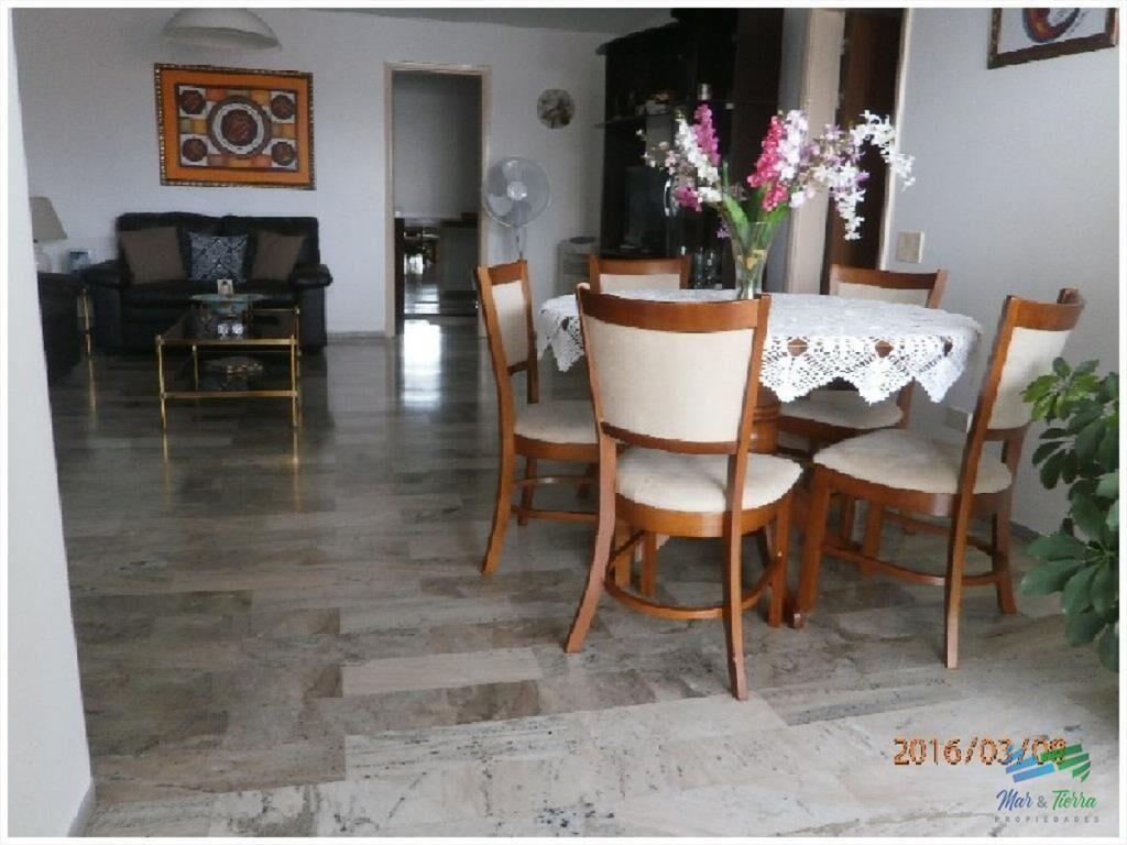 En venta.. Península.. piso intermedio.. planta